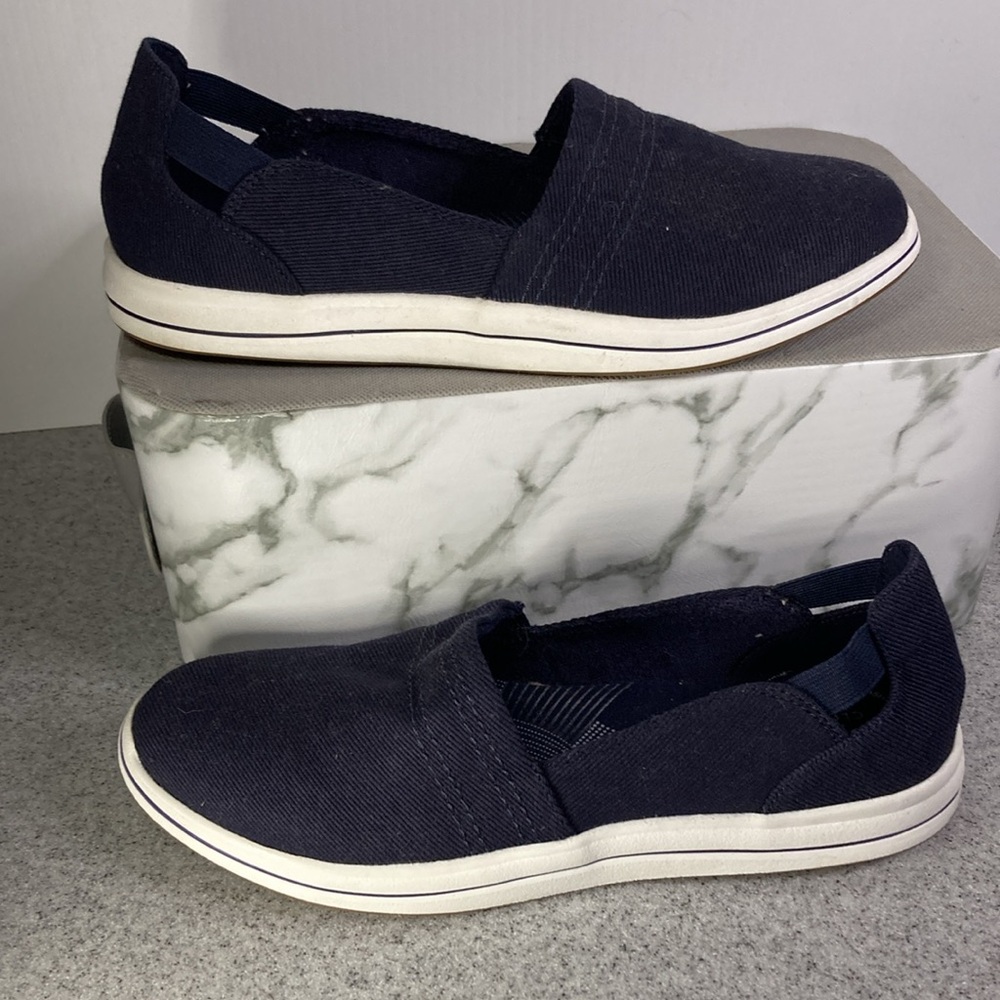 Clarks Cloudsteppers. Size 7.5. Used Once. B15. N… - image 2